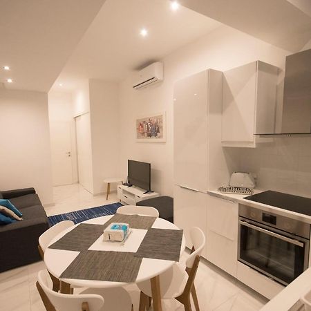 4 Bedroom Apartment Near Sliema Seafront מראה חיצוני תמונה