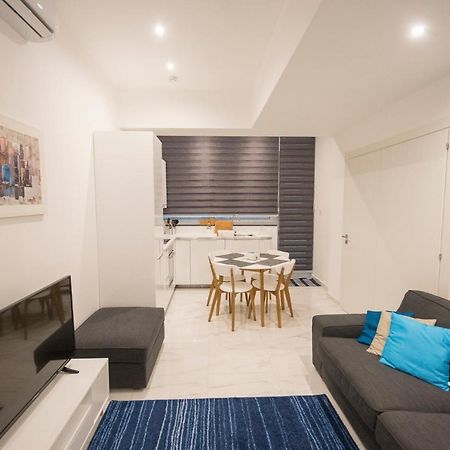 4 Bedroom Apartment Near Sliema Seafront מראה חיצוני תמונה